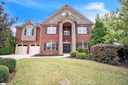160 Creek Shoals Drive sold home in Simpsonville, SC