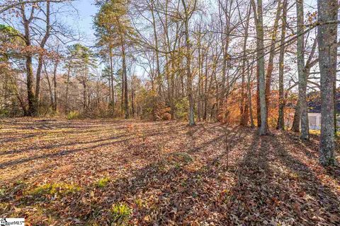 602 Rouen Court active home in Le Jardin, Greer, SC