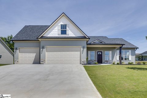 112 Legacy Lane