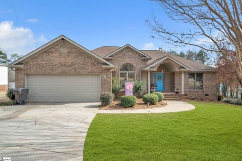320 Bass Cove Drive sold home in Waters Edge, Taylors, SC