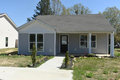 121 Colleton Lane pending home in Blossom Meadows, Clinton, SC