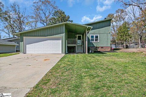 202 Stonegate Road sold home in The Cedars, Simpsonville, SC