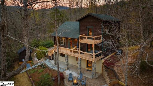 502 Caledonia Loop active home in Lake Lanier, Landrum, SC