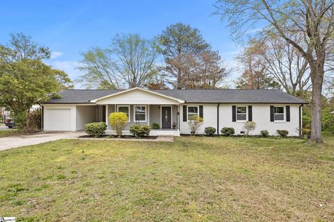26 Dagenham Drive sold home in Wade Hampton Gardens, Greenville, SC