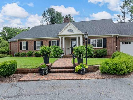 1076 Woodburn Road