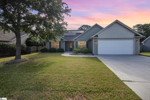 105 Queensland Court sold home in Country Chase, Fountain Inn, SC