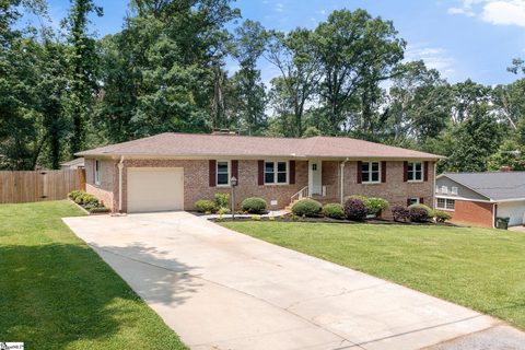 8 Ravensworth Road sold home in Brook Glenn Gardens, Taylors, SC