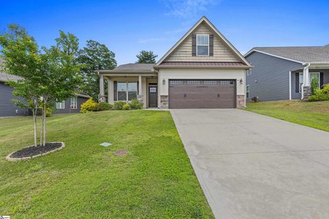104 Forest Ridge Way