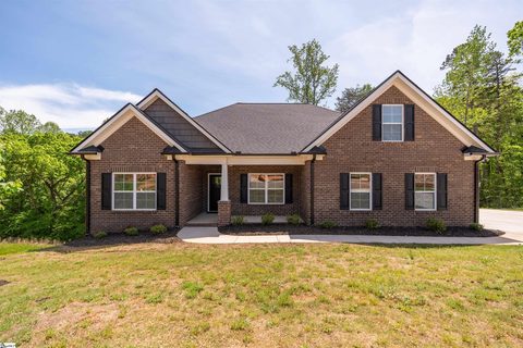 132 Willett Trail sold home in Maplewood Estates, Taylors, SC