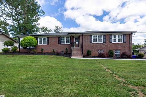 22 Lockwood Avenue