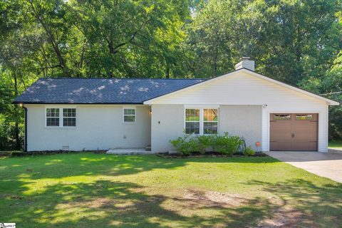 210 Paris View Drive sold home in Sunny Acres, Travelers Rest, SC