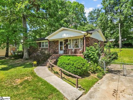 217 Lorraine Drive sold home in Meadow Brook, Travelers Rest, SC