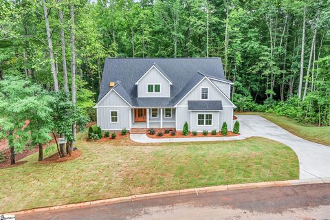 5 Falling Leaf Drive