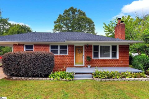 124 Courtney Circle sold home in Casa Loma, Greenville, SC