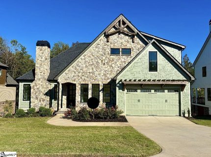 1015 Tudor Cottage Trail active home in Cottages At Turtle Creek, Boiling Springs, SC