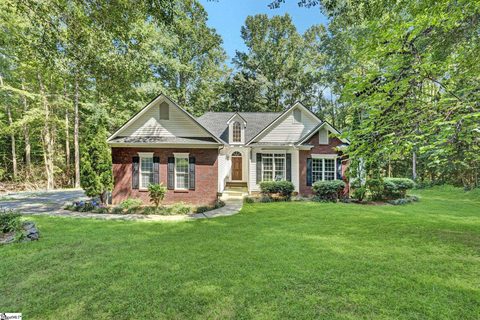 36 Prince Williams Court active home in Coachwood Forest, Simpsonville, SC