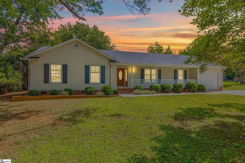 203 Weaver Lane sold home in Wedgefield, Simpsonville, SC