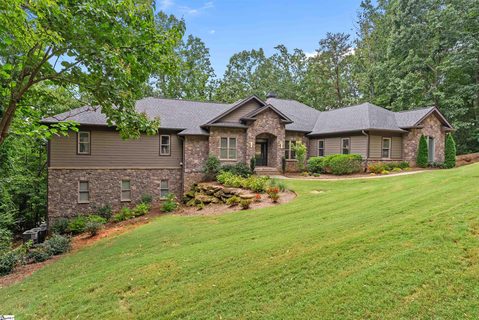 15 Falling Leaf Drive sold home in The Woodlands At Cherokee Valley, Travelers Rest, SC
