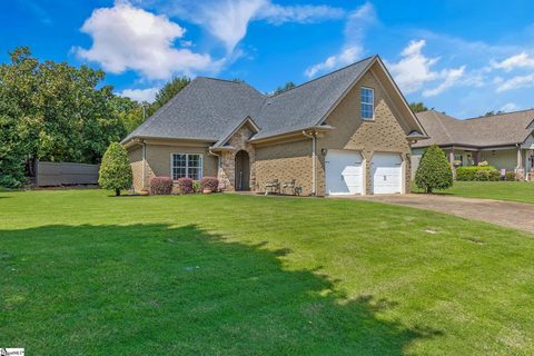 105 Linden Hall Lane sold home in Linden Hall, Easley, SC