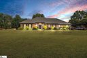 121 Twin Lakes Drive sold home in Moore, SC