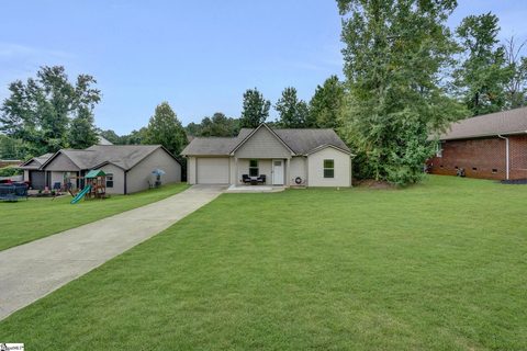 422 Mount Hood Drive sold home in South Field, Inman, SC