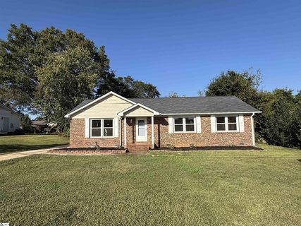 207 Vega Lane sold home in Crestview Hills, Greer, SC