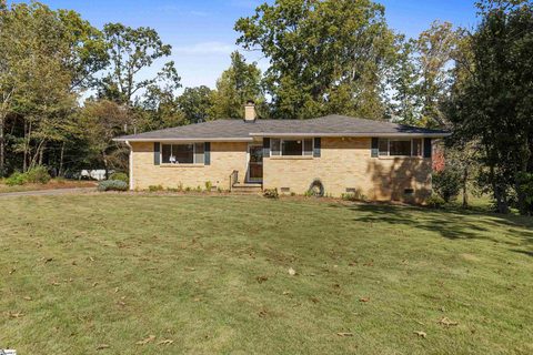 25 Forestdale Drive sold home in Forestdale Heights, Taylors, SC