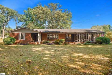 212 Trent Drive sold home in Avon Park, Taylors, SC
