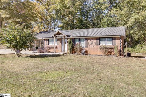 118 Iris Drive sold home in Kingsberry Park, Easley, SC