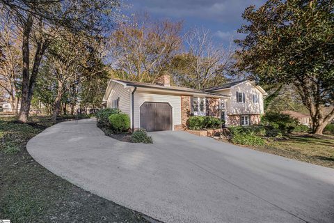 207 Redwood Drive sold home in Wildwood Acres, Easley, SC
