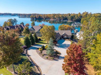 802 Clifton Court sold home in Beacon Shores, Seneca, SC