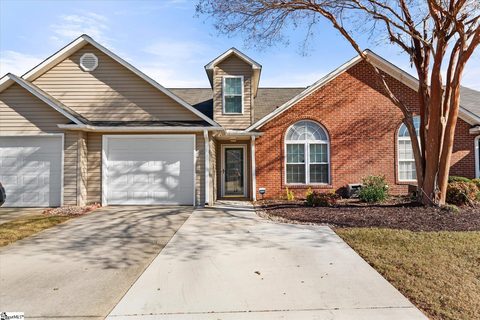15 Magnolia Crest Drive sold townhome in Magnolias At Southridge, Simpsonville, SC