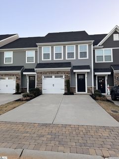 7 Country Dale Drive sold home in South Main Townes, Greer, SC