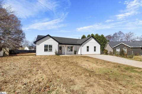 206 Dexter Bend Court sold home in Country Gardens, Fountain Inn, SC