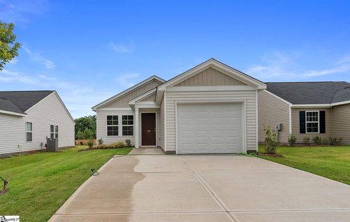 138 Cloverfield Lane active home in Evergreen, Spartanburg, SC