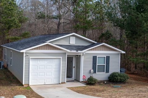 188 Queens Circle sold home in Pinehaven Pointe, Laurens, SC
