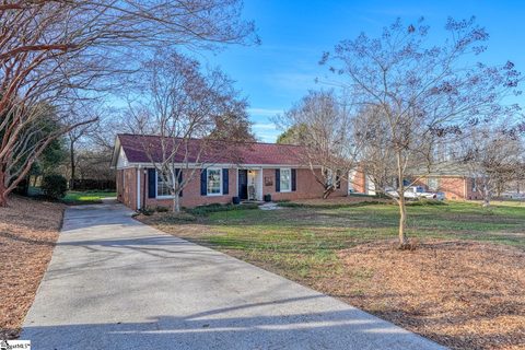211 Vega Lane sold home in Crestview Hills, Greer, SC