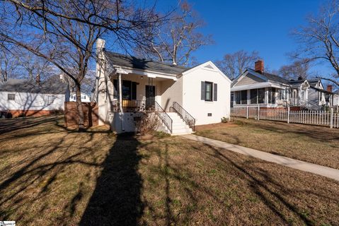 324 Grove Road active home in Grove Park, Greenville, SC