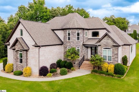 740 N Alamosa Drive sold home in Canyon Creek, Boiling Springs, SC