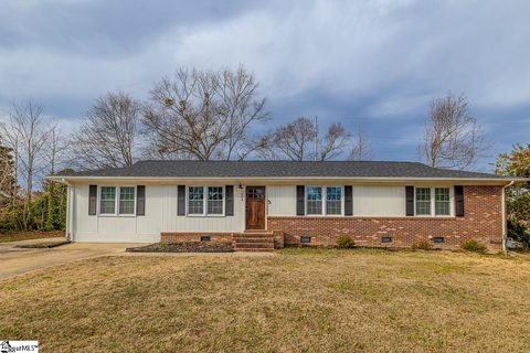 Homes in Colonial Hills, Taylors