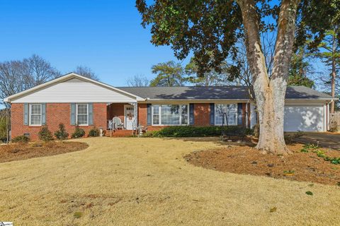 100 Overton Avenue active home in Cedar Vale, Greenville, SC