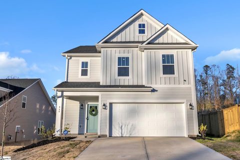 Homes in Pleasant Falls, Moore