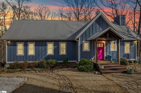 A home in Keowee Mountain Lake Estates