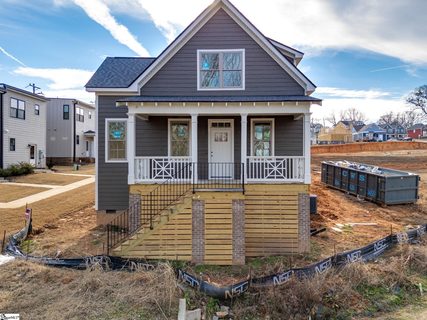 202 Butterfly Creek Alley active home in The Village At Creekside, Spartanburg, SC