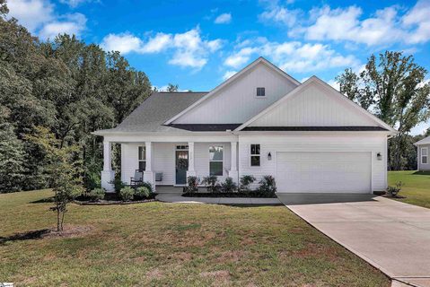 715 Oak Hill Lane active home in Breckenridge, Belton, SC