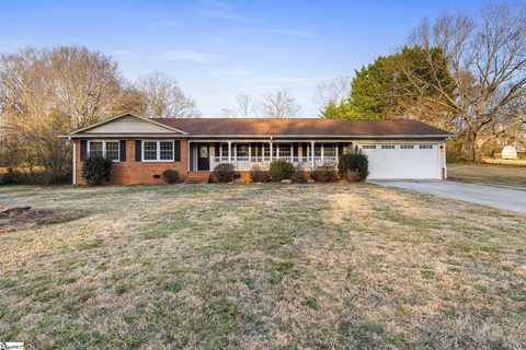 104 Cherokee Road