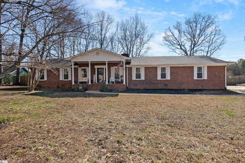 218 Crestwood Drive