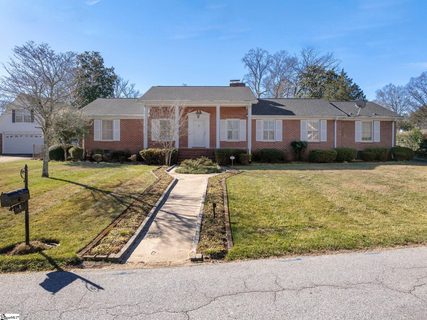 2 Woodfern Circle