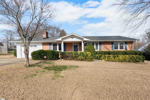 Homes in Woodland Heights, Greer