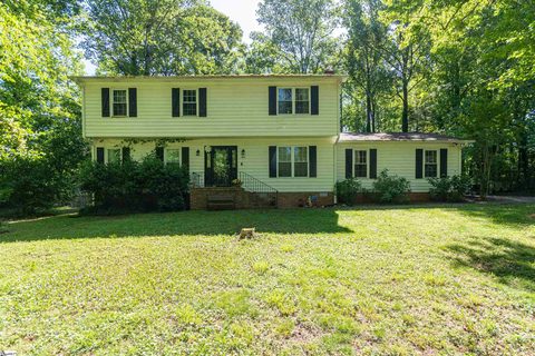 164 Chestnut Lake Drive active home in Chestnut Lake, Inman, SC